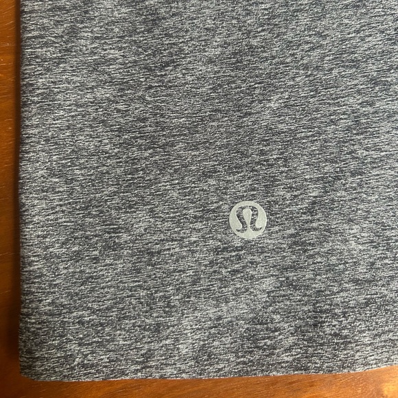 Lululemon Contour Tank in heathered grey | size 6 - Picture 6 of 10